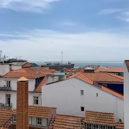 As A Local! Santos Historical Iv ליסבון
